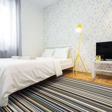 Giallo Apartment - Free Private Parking Novi Sad Buitenkant foto