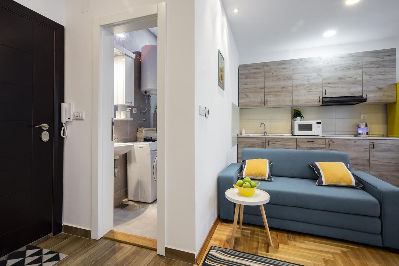 Giallo Apartment - Free Private Parking Novi Sad Buitenkant foto