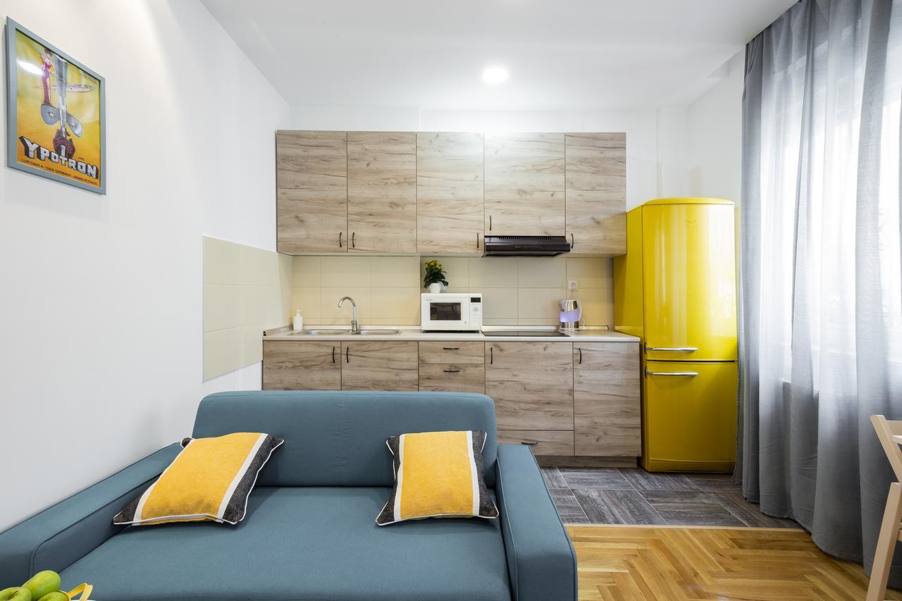 Giallo Apartment - Free Private Parking Novi Sad Buitenkant foto