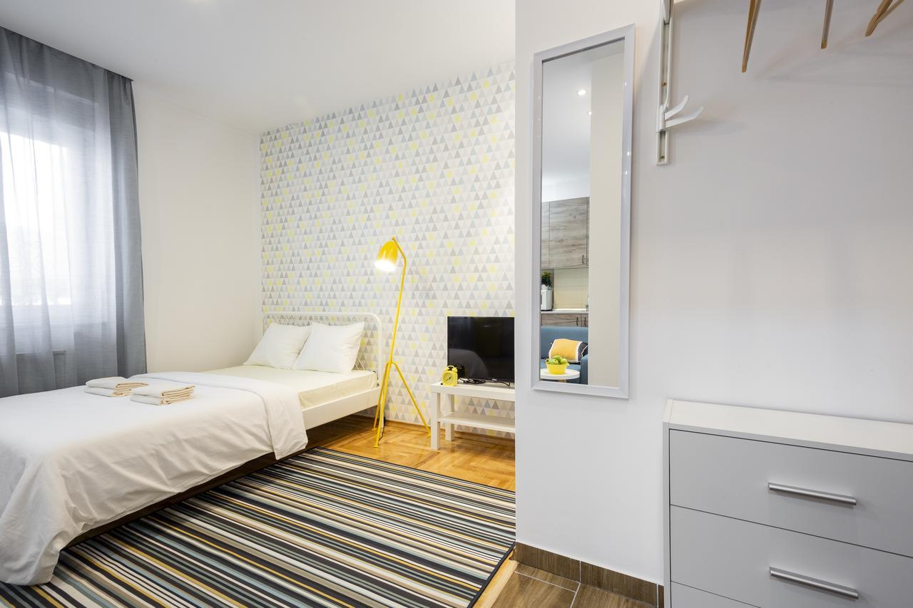 Giallo Apartment - Free Private Parking Novi Sad Buitenkant foto