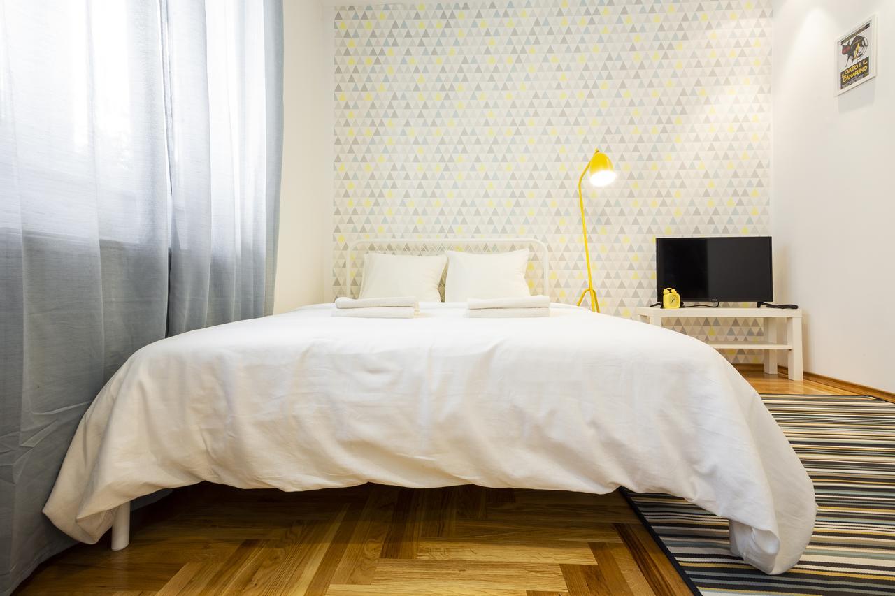 Giallo Apartment - Free Private Parking Novi Sad Buitenkant foto