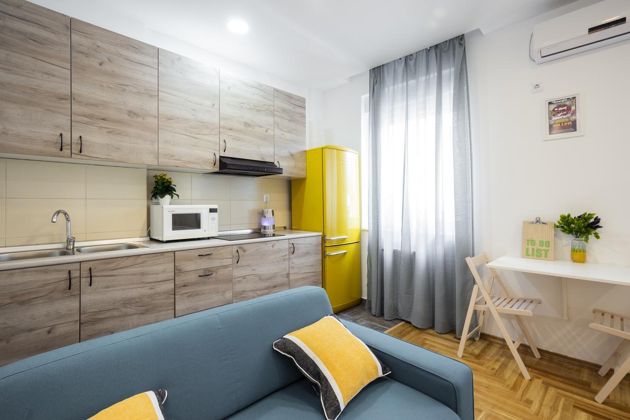 Giallo Apartment - Free Private Parking Novi Sad Buitenkant foto