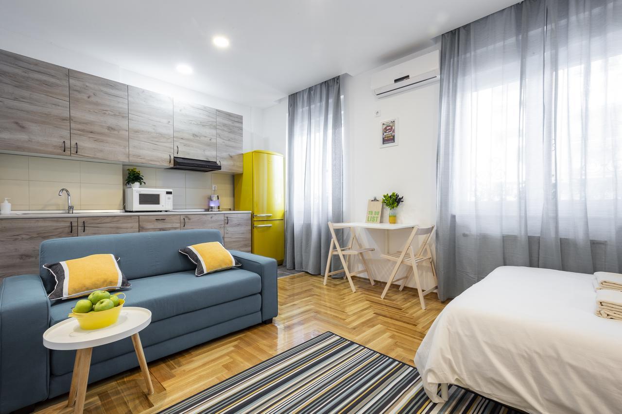 Giallo Apartment - Free Private Parking Novi Sad Buitenkant foto