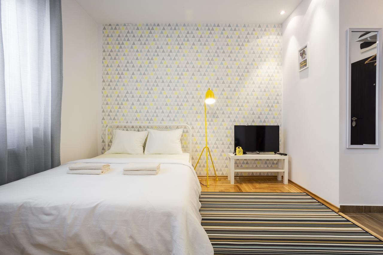 Giallo Apartment - Free Private Parking Novi Sad Buitenkant foto