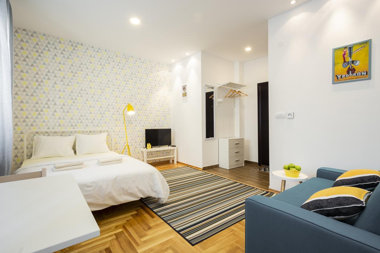 Giallo Apartment - Free Private Parking Novi Sad Buitenkant foto